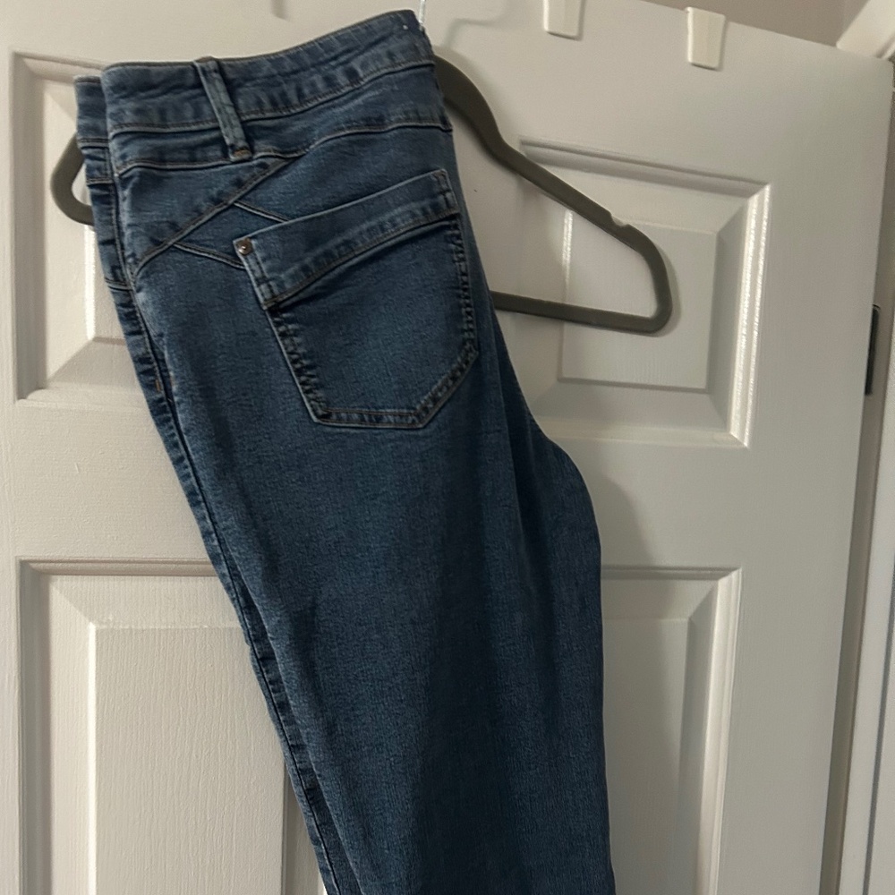 Cleo Denim Capri Jeans